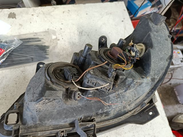 bontott OPEL ZAFIRA A Jobb Fényszóró