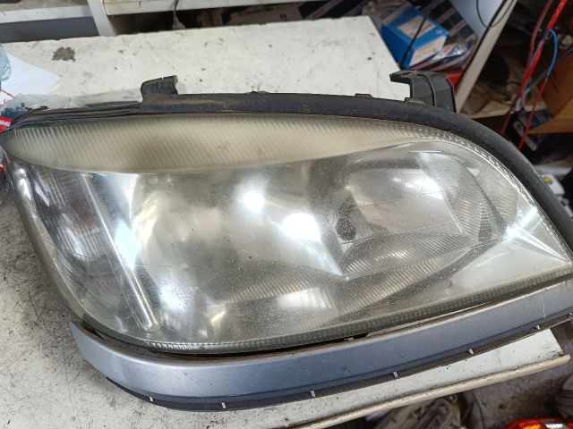 bontott OPEL ZAFIRA A Jobb Fényszóró