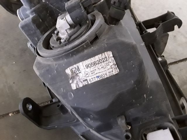 bontott OPEL ZAFIRA A Jobb Fényszóró