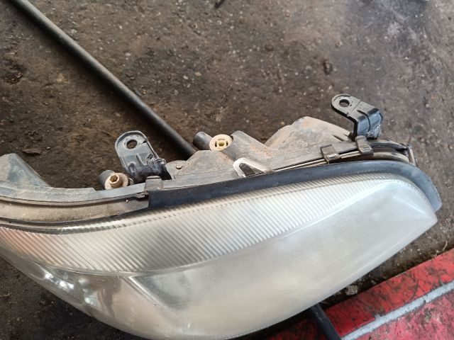 bontott OPEL ZAFIRA A Jobb Fényszóró
