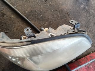 bontott OPEL ZAFIRA A Jobb Fényszóró
