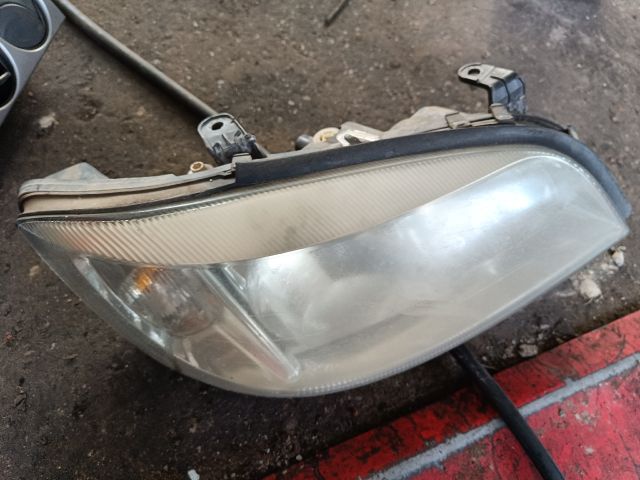 bontott OPEL ZAFIRA A Jobb Fényszóró