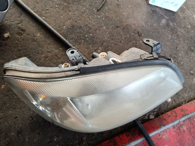 bontott OPEL ZAFIRA A Jobb Fényszóró