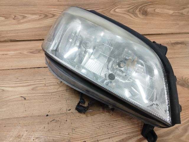 bontott OPEL ZAFIRA A Jobb Fényszóró
