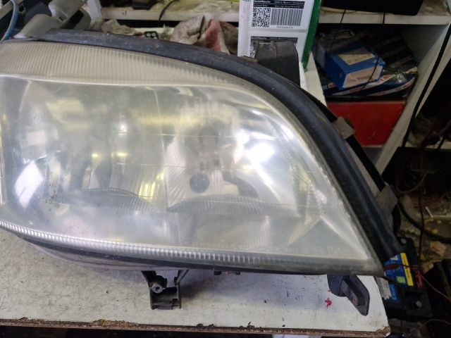 bontott OPEL ZAFIRA A Jobb Fényszóró