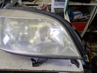 bontott OPEL ZAFIRA A Jobb Fényszóró