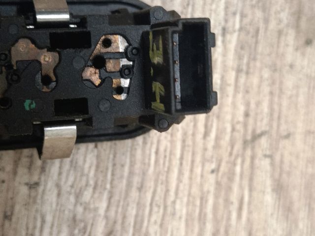 bontott OPEL ZAFIRA A Jobb hátsó Ablakemelő Kapcsoló