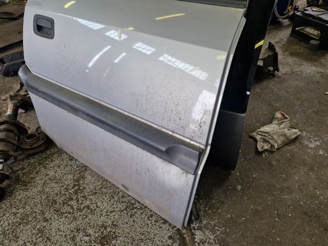 bontott OPEL ZAFIRA A Jobb hátsó Ajtó (Részeivel)