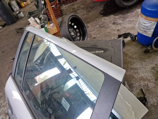 bontott OPEL ZAFIRA A Jobb hátsó Ajtó (Részeivel)