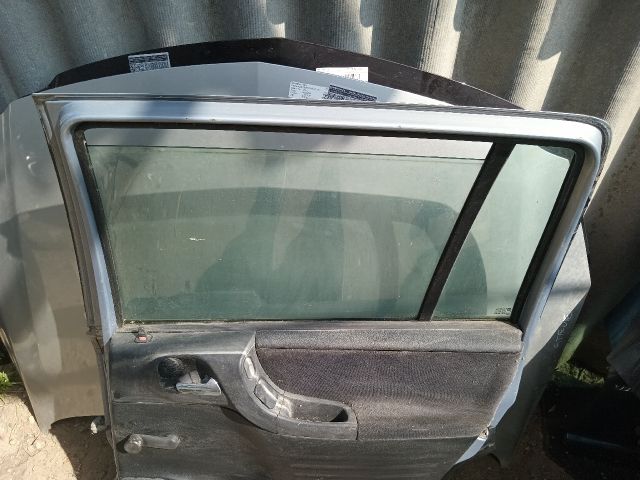 bontott OPEL ZAFIRA A Jobb hátsó Ajtó (Részeivel)