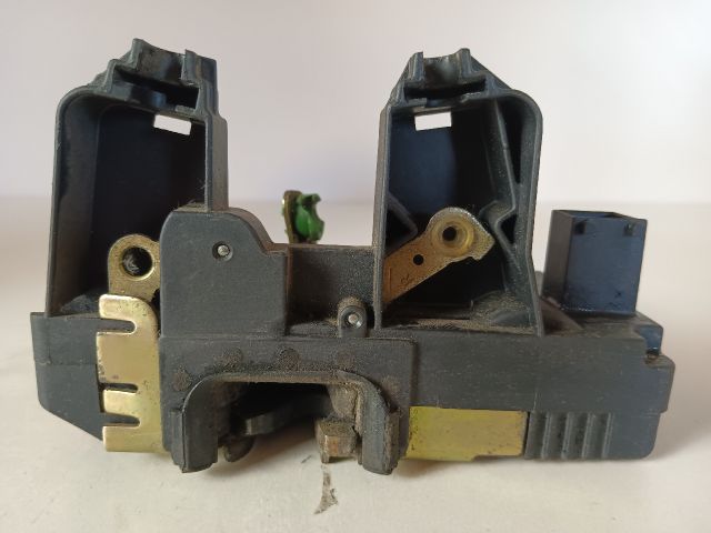 bontott OPEL ZAFIRA A Jobb hátsó Ajtózár