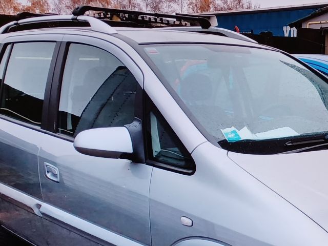 bontott OPEL ZAFIRA A Jobb hátsó Gumikéder