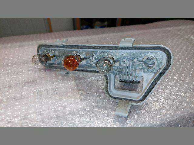 bontott OPEL ZAFIRA A Jobb Hátsó Lámpa Foglalat