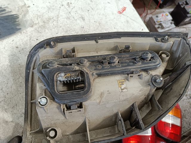 bontott OPEL ZAFIRA A Jobb Hátsó Lámpa