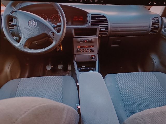 bontott OPEL ZAFIRA A Kormánykardán