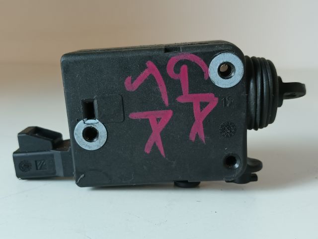 bontott OPEL ZAFIRA A Központizár Motor Csomagtérajtó