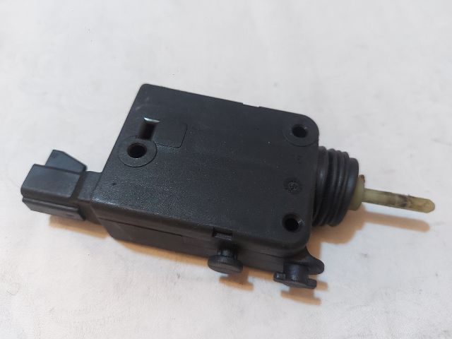 bontott OPEL ZAFIRA A Központizár Motor Tankajtó