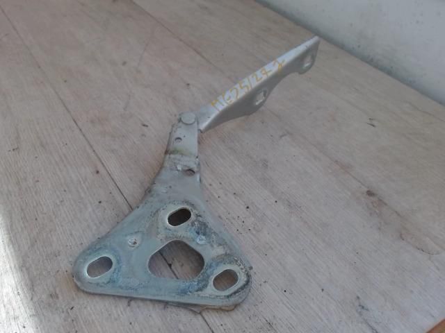 bontott OPEL ZAFIRA A Motorháztető Jobb Zsanér