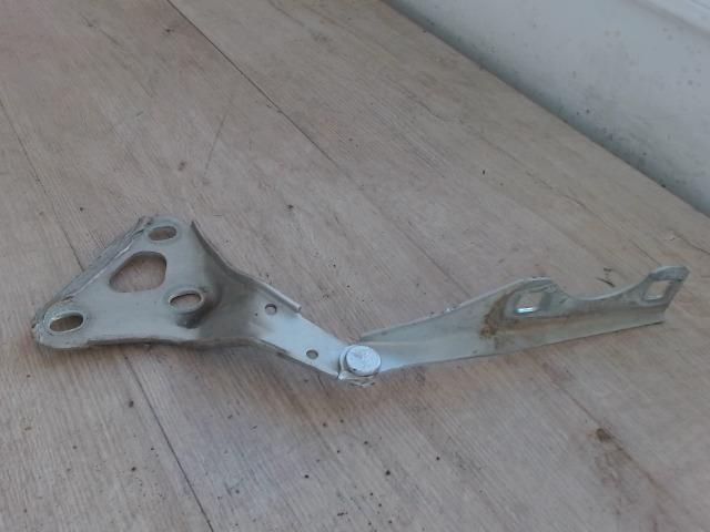 bontott OPEL ZAFIRA A Motorháztető Jobb Zsanér