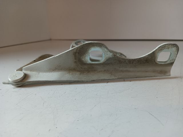 bontott OPEL ZAFIRA A Motorháztető Jobb Zsanér