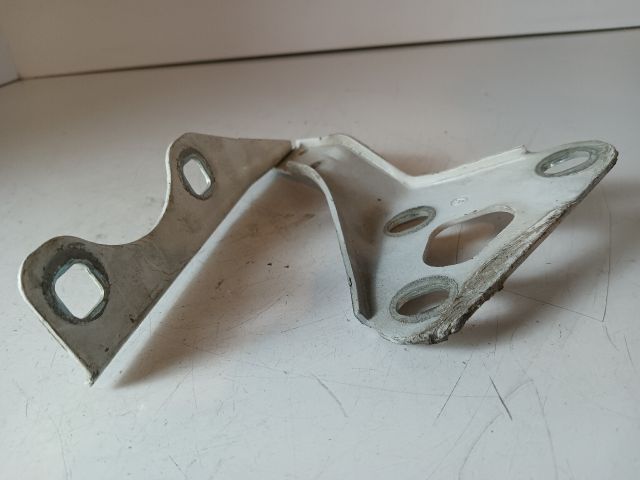 bontott OPEL ZAFIRA A Motorháztető Jobb Zsanér