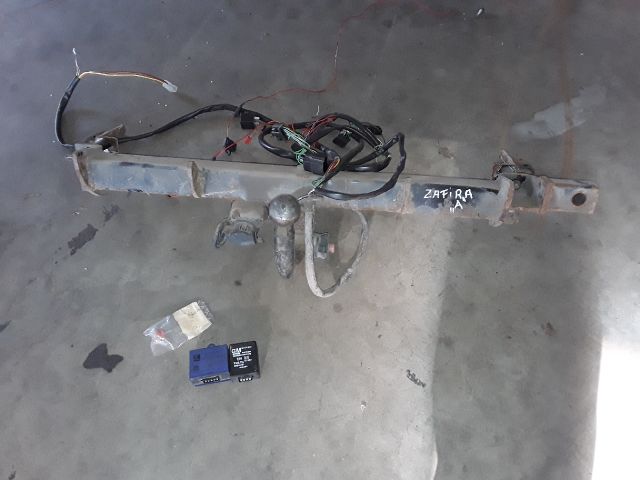 bontott OPEL ZAFIRA A Vonóhorog