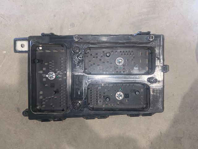 bontott OPEL ZAFIRA B Biztosítéktábla Motortér