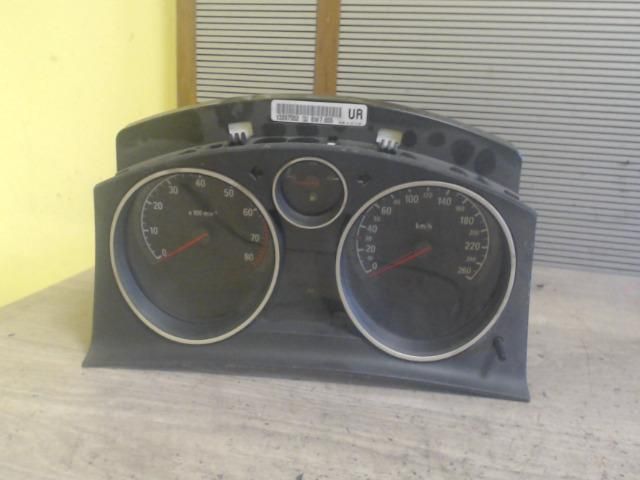 bontott OPEL ZAFIRA B Kilométeróra