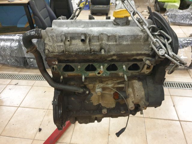 bontott OPEL ZAFIRA B Motor (Fűzött blokk hengerfejjel)