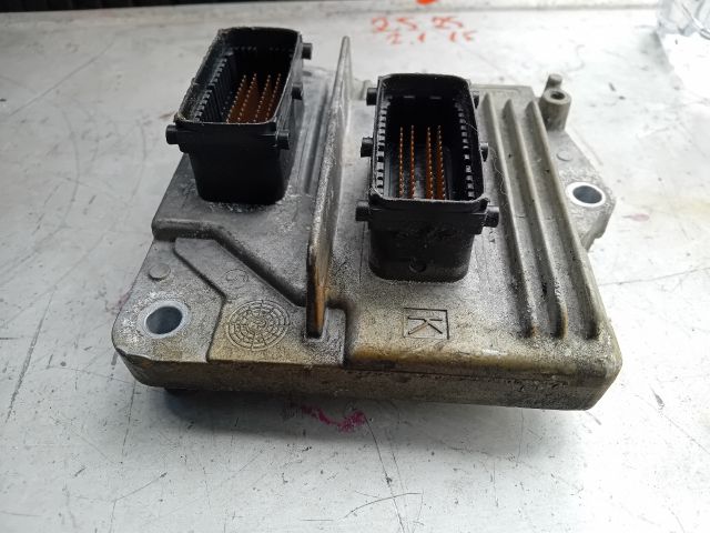 bontott OPEL ZAFIRA B Motorvezérlő