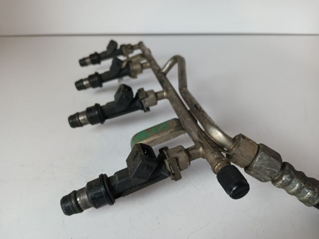 bontott OPEL ZAFIRA B Porlasztó Sor / Híd