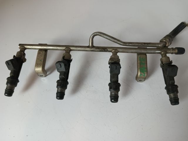 bontott OPEL ZAFIRA B Porlasztó Sor / Híd