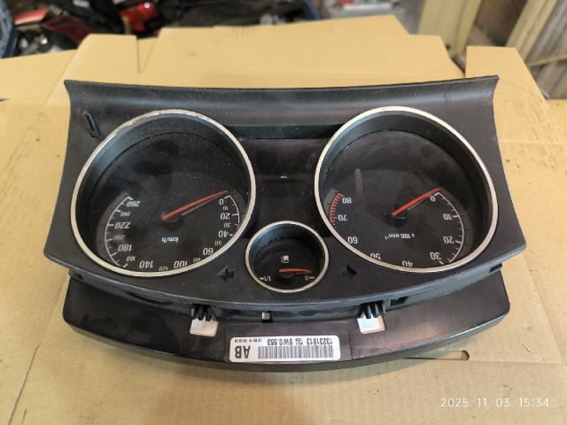 bontott OPEL ZAFIRA B Kilométeróra