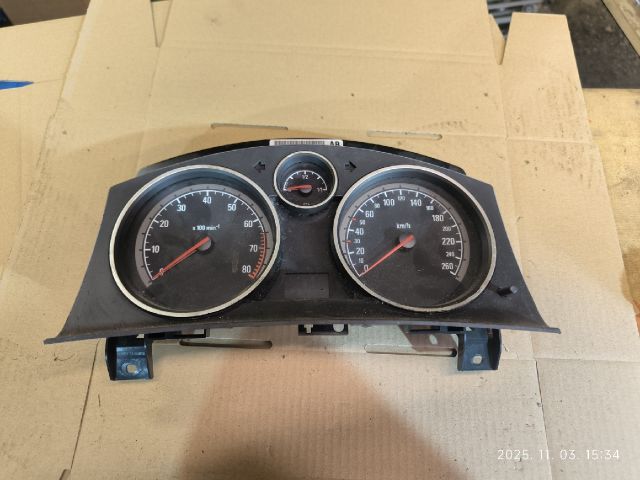 bontott OPEL ZAFIRA B Kilométeróra