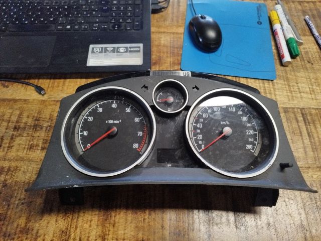 bontott OPEL ZAFIRA B Kilométeróra