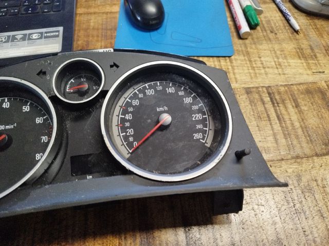 bontott OPEL ZAFIRA B Kilométeróra