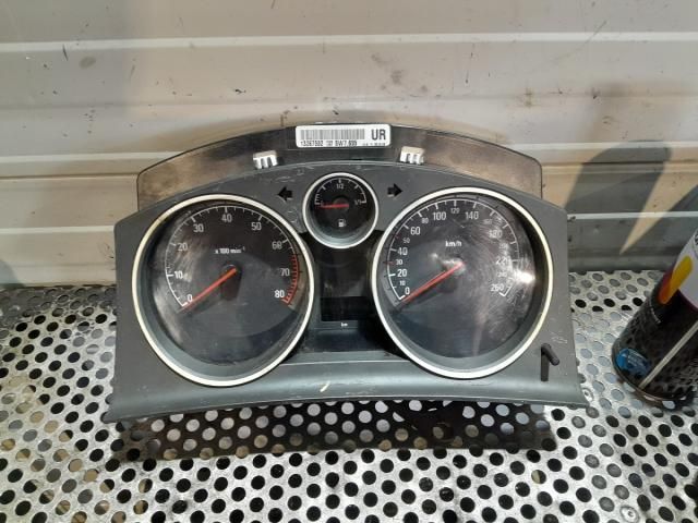 bontott OPEL ZAFIRA B Kilométeróra