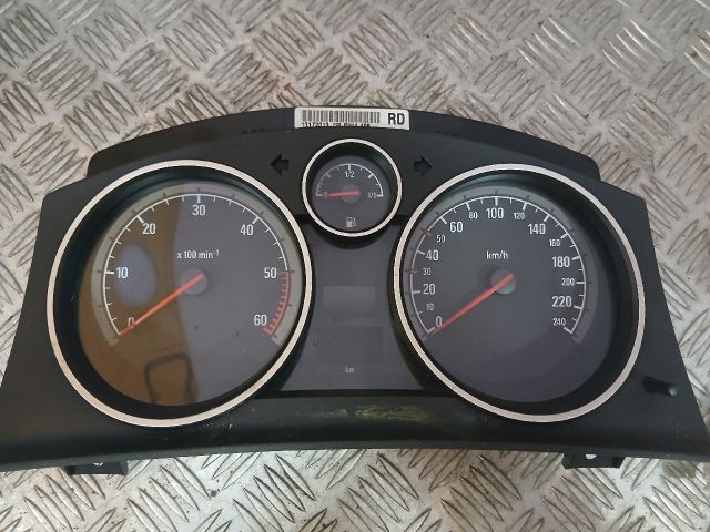 bontott OPEL ZAFIRA B Kilométeróra