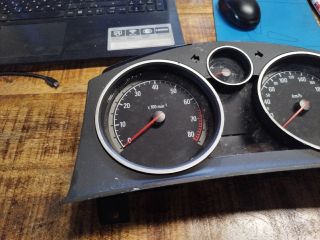 bontott OPEL ZAFIRA B Kilométeróra