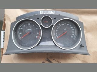 bontott OPEL ZAFIRA B Kilométeróra