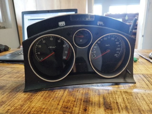 bontott OPEL ZAFIRA B Kilométeróra