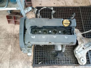 bontott OPEL ZAFIRA B Motor (Fűzött blokk hengerfejjel)