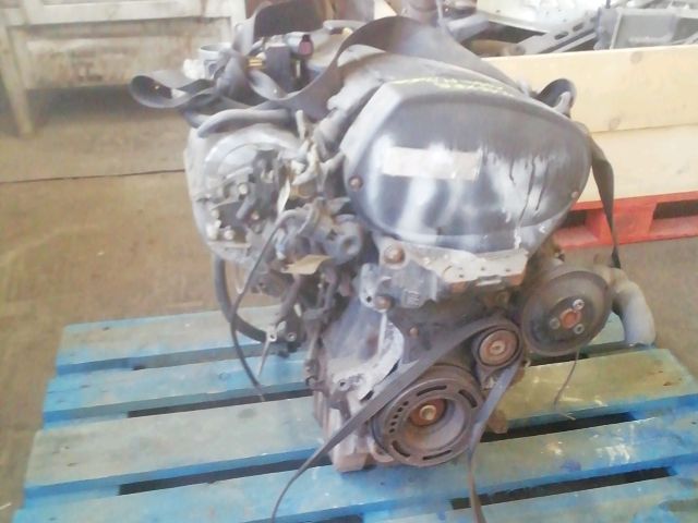 bontott OPEL ZAFIRA B Motor (Fűzött blokk hengerfejjel)