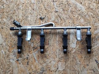 bontott OPEL ZAFIRA B Porlasztó Sor / Híd