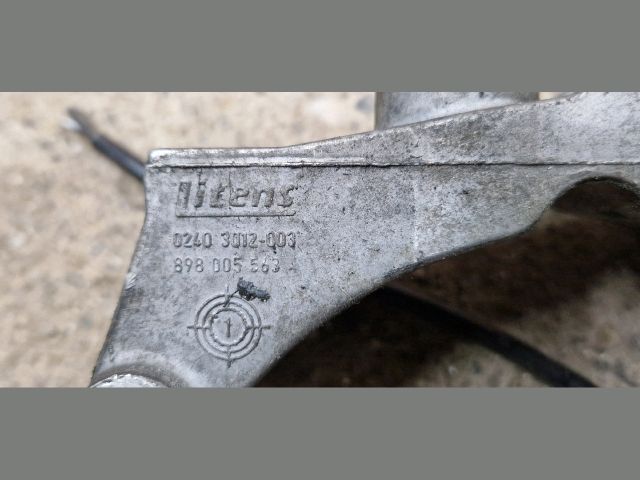 bontott OPEL ZAFIRA B Generátor Tartó Bak