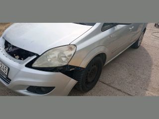 bontott OPEL ZAFIRA B Homlokfal (Üres lemez)