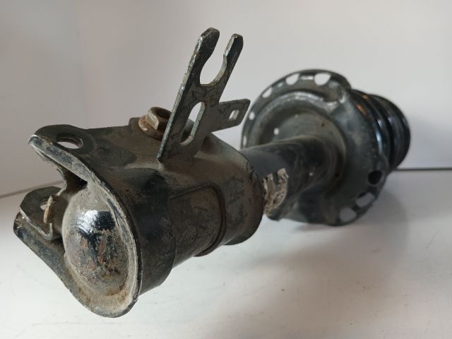 bontott OPEL ZAFIRA B Jobb első Gólyaláb (Lengécsillapító, Rugó)