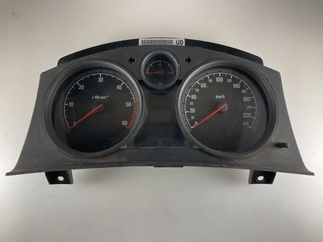 bontott OPEL ZAFIRA B Kilométeróra