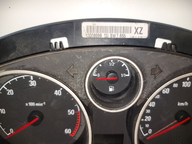 bontott OPEL ZAFIRA B Kilométeróra