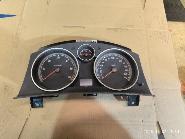 bontott OPEL ZAFIRA B Kilométeróra